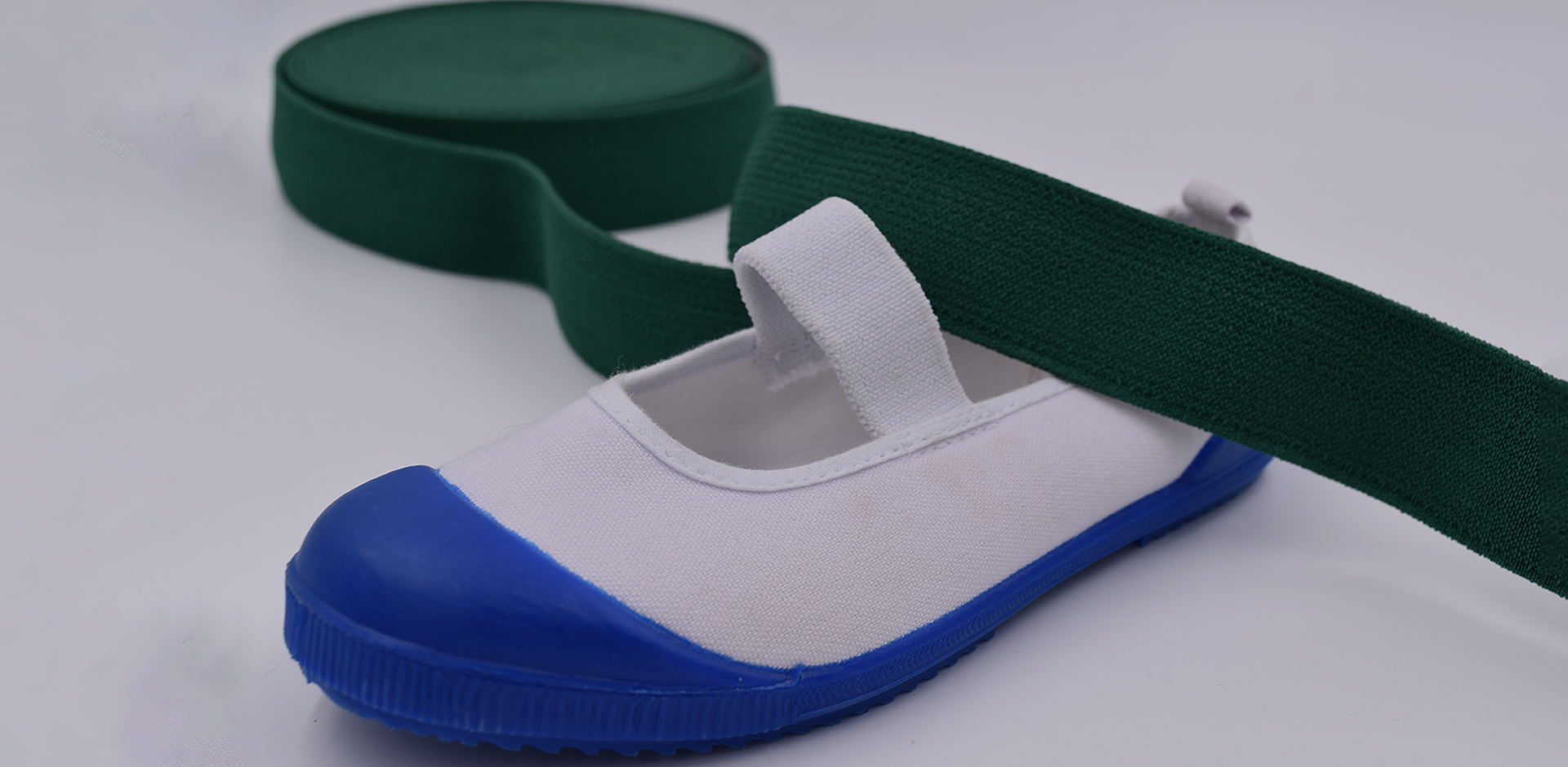 Concentre-se em P&D de uma parada e produção de materiais e acessórios de sapatos 